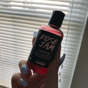 lush rose jam shower gel